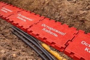 Плитка ПЗК: назначение, свойства и применение в защите подземных коммуникаций