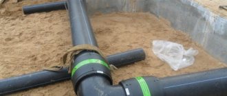 Coupled corner connection of a sewer pipe.