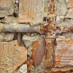 Ржавая металлическая труба