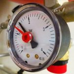 щелкают трубы отопления в частном доме